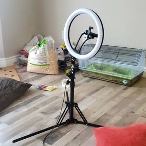 Ring light. For people in Fort mcmurray, alberta. Meet in person to get it